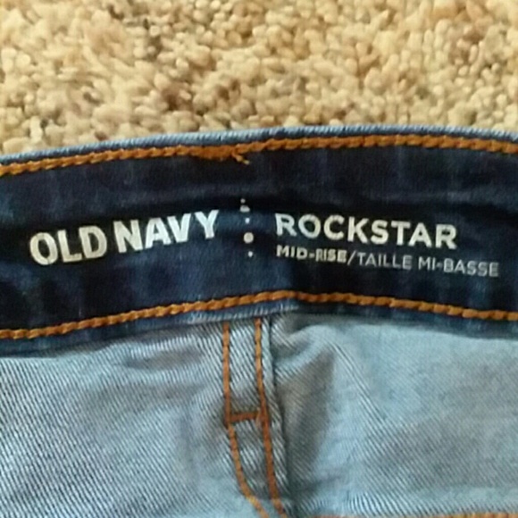 Old Navy Rockstar Mid-Rise Jeans - Picture 3 of 3
